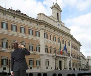 goodbye-latitanti Montecitorio