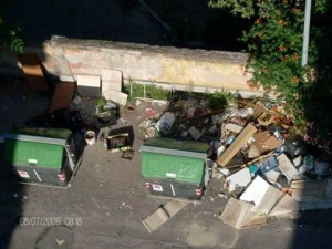 via-bergamo la discarica di via Bergamo