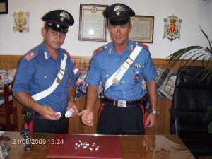 cc-eroina i carabinieri con la droga sequestrata