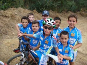 ciclismo Nicola Laino e i suoi compagni del team Valnoce di Potenza