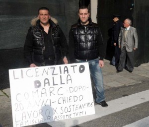 protesta-comarc La protesta dell'ex dipendente Comarc