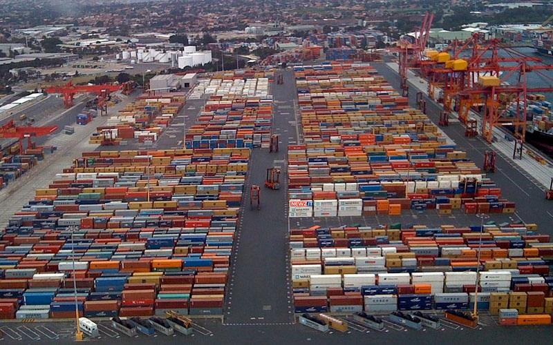Container nel porto di Gioia Tauro