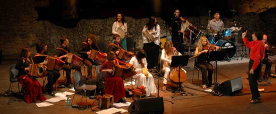 Ambrogio Sparagna e l'Orchestra Popolare