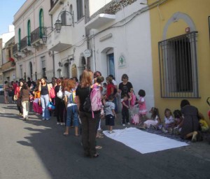 la protesta dei genitori degli alunni a Ravagnese