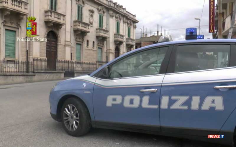 Volante della Polizia a Catona