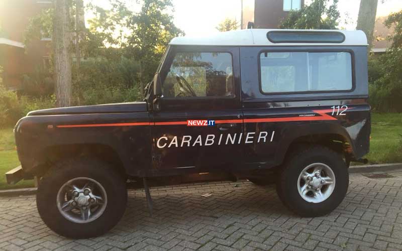 Land Rover Defender dei Carabinieri