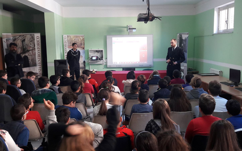 Guardia Costiera di Roccella Jonica in visita alle scuole della locride per parlare di legalità ed immigrazione