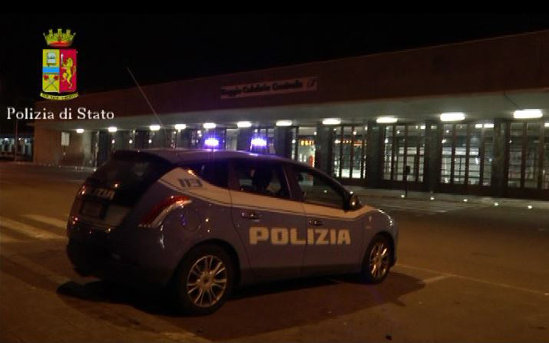 Stazione di Reggio Calabria. Controlli della Polizia