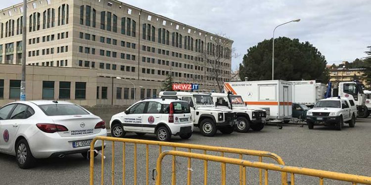 Il parcheggio dei mezzi della Protezione civile al Cedir