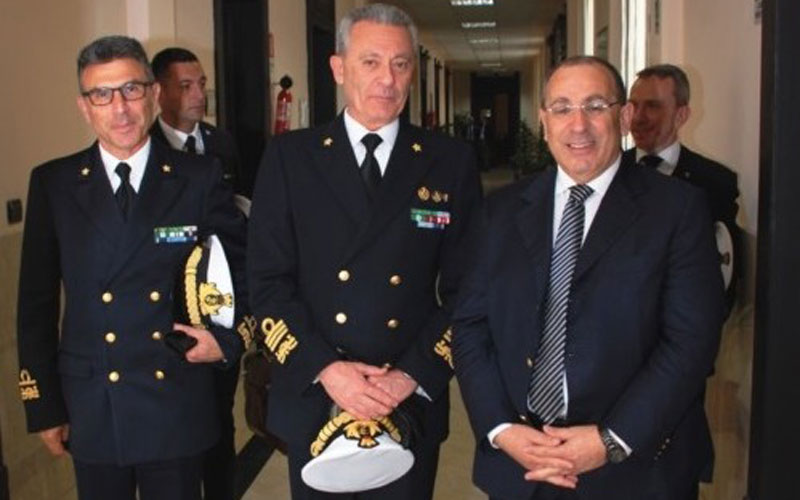 Il Comandante Generale della Guardia Costiera Giovanni Pettorino incontra il prefetto di Bari