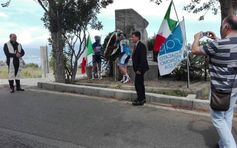 Piale (Villa San Giovanni). Il Sindacato autonomo polizia fa tappa alla stele in memoria del giudice Scopelliti durante il “Cammino della Memoria” 2017