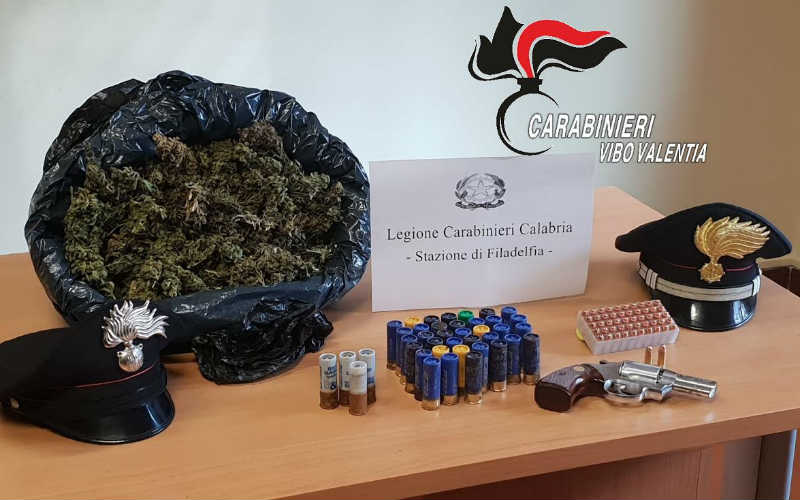 In dettaglio il materiale sequestrato dai Carabinieri nel casolare abbandonato