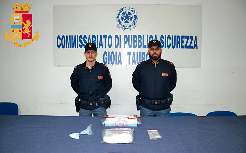 Cocaina, agente polizia penitenziaria arrestato