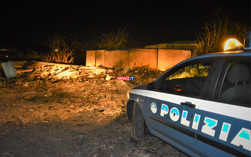 Polizia incendio rifiuti