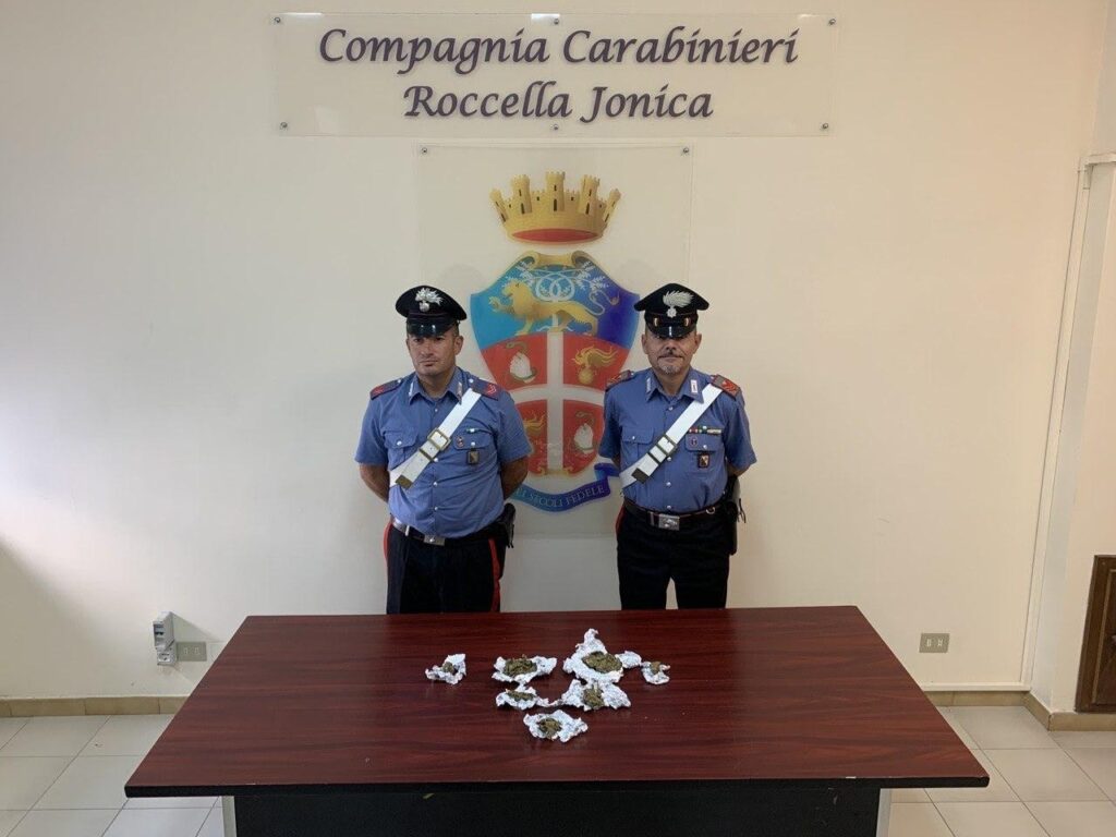 Roccella Jonica Carabinieri 2 arresti marijuana